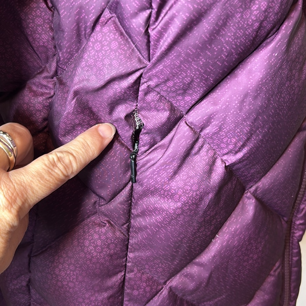 Columbia size Medium Down hooded Jacket - Picture 13 of 16